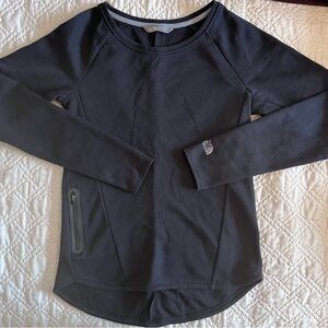 The North Face Women's Slacker Pullover Top